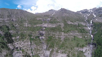  Le Vieux Chaillol pointe son nez derriere le col de la Pisse